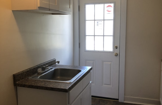46 Davis Ave - 46 Davis Avenue, Bridgeport, CT 06605