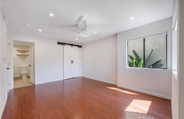 417 West 4th Street Gallery 4