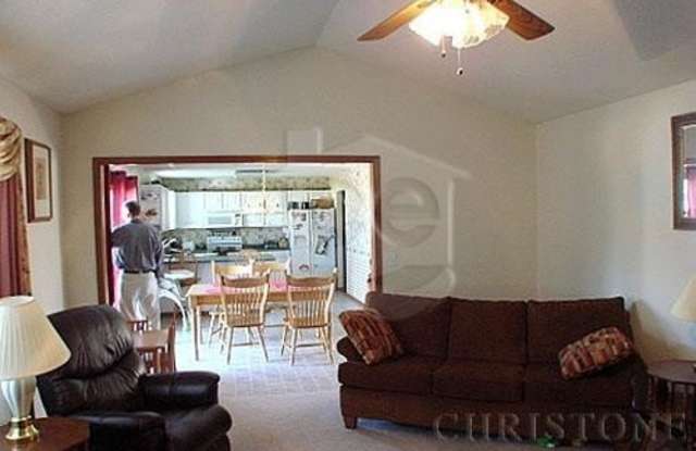 107 HARBOR POINTE Gallery 4