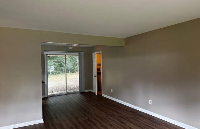 1730 Atkamire Drive-3/1.5 Bath Home Near All Campuses Gallery 4