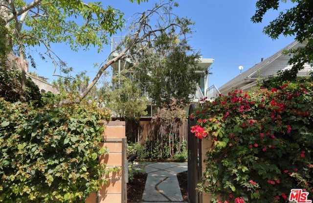 35 Ozone AVE - 35 Ozone Avenue, Los Angeles, CA 90291