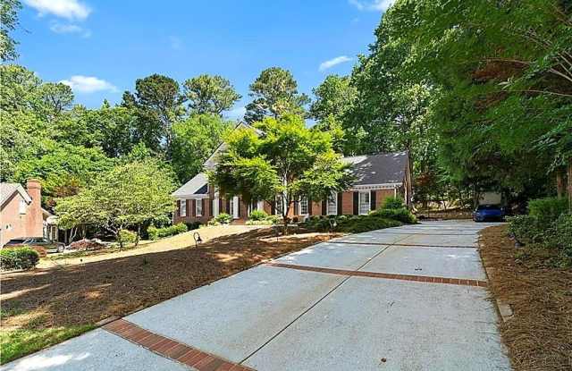 2595 Winthrope Way Gallery 1