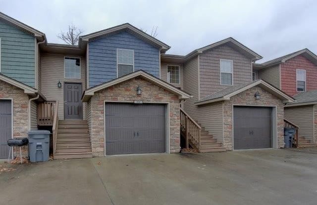 992 S. Ash Ridge #D - 992 South Ashridge Drive, Clarksville, TN 37042