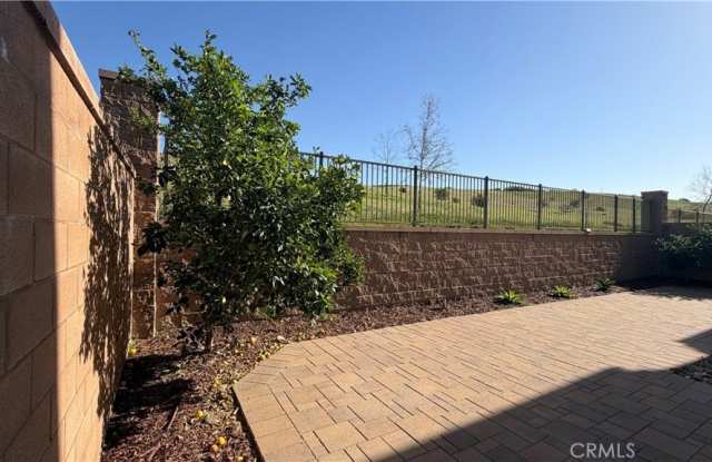 182 Quiet Grove - 182 Quiet Grove, Irvine, CA 92618