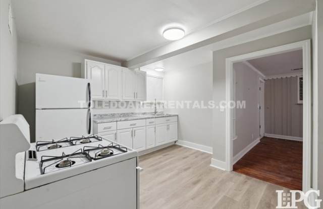 2146 Wyndurst Rd photos photos