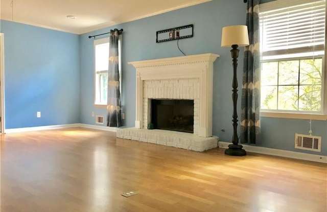 3354 Roundfield Circle Gallery 4