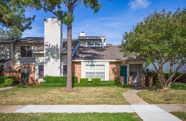 822 Creekside Drive - 822 Creekside Drive, Lewisville, TX 75067