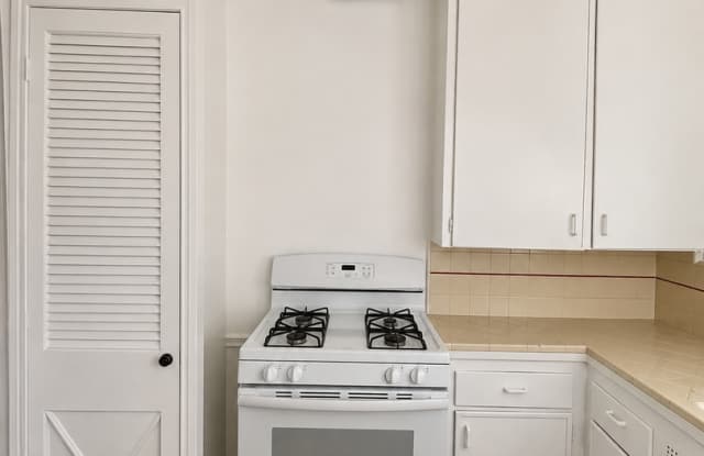 10370a Gallery 4