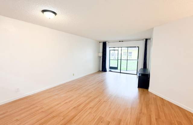 6475 W Oakland Park Boulevard photos photos