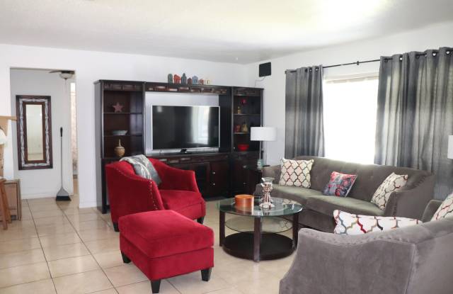 1020 NW 74th Avenue photos photos