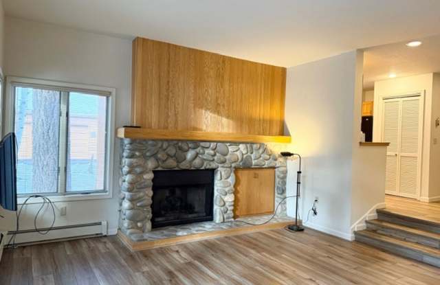 One-level living with garage close to Incline beaches - 120 Village Boulevard, Incline Village, NV 89451