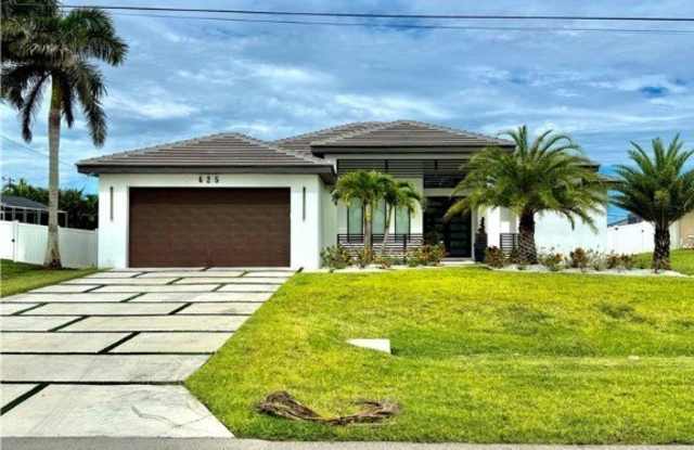 625 NW 7th Avenue photos photos