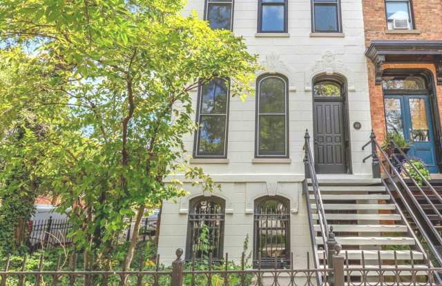 801 S Oakley Boulevard - 801 South Oakley Boulevard, Chicago, IL 60612