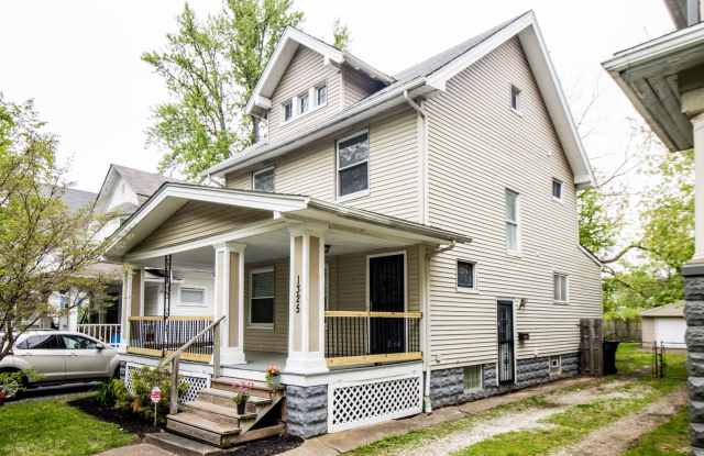 3 bedroom home near Edgewater Park photos photos 3 bedroom home near Edgewater Park photos photos