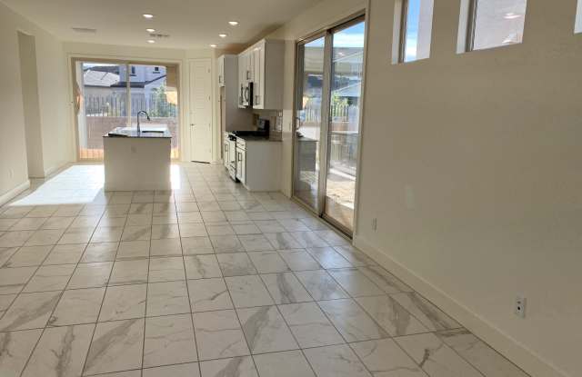 4933 S TUNE -- Gallery 2