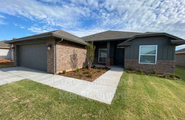 8513 NW 77th Place - 8513 Northwest 77th Place, Oklahoma City, OK 73132