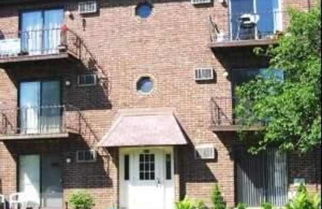 Rarely available 2bd apartment in Whispering Winds! - 4018 Bonhill Drive, Cook County, IL 60004