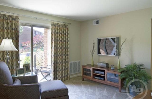 8542 Foxborough Dr Unit D31 photos photos