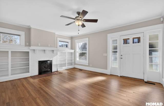 Charming 4BR House in Greensboro - 808 Spring Garden Street, Greensboro, NC 27403