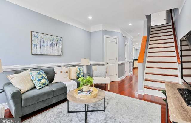 1736 S CHARLES STREET Gallery 4