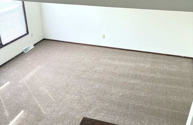 3 Bedroom/ 1.5 Bathroom Townhome for Rent - Waukesha, WI Gallery 3