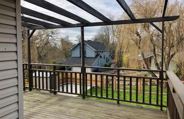 6621 Holly PL SW. Gallery 3