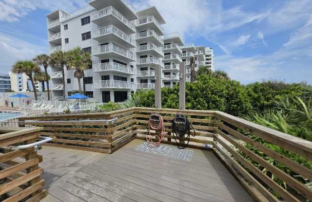 Direct Beach front 2/2 Condo **50% off 1st months rent** see details Gallery 1
