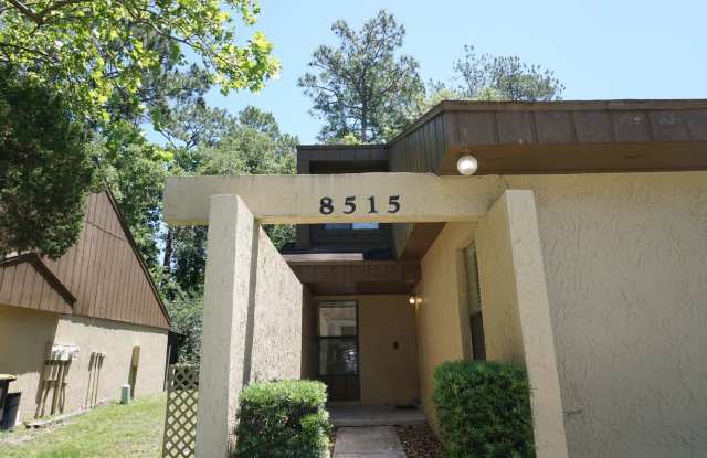 Two Bedroom Townhouse Near NAS Jax - 8515 Pineverde Lane, Jacksonville, FL 32244