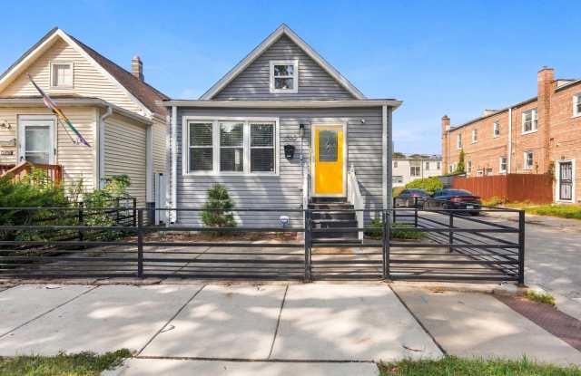 6562 N Damen Avenue Gallery 1