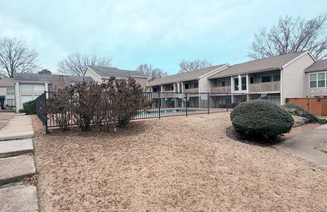 1/2 First Full Month's Rent! 2BD/2BA Condo in Whispering Oaks. photos photos