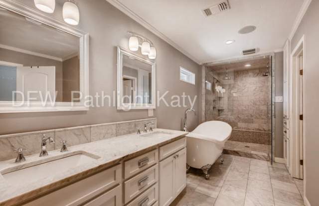 14108 Edgecrest Drive Gallery 4