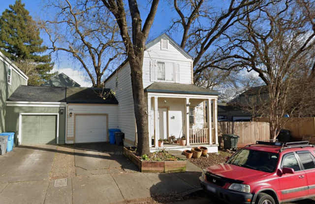 2-bedroom, 1.5-bathroom, two-story home in Santa Rosa! Gallery 1