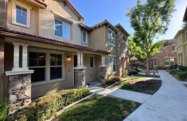 Beautiful Canyon Hills 2 Bedroom Condo for Lease! photos photos