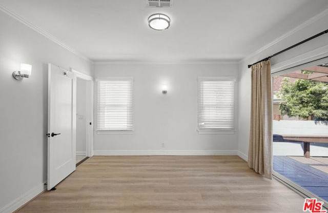 204 South Palm Drive - 204 South Palm Drive, Beverly Hills, CA 90212