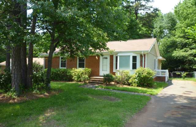 Cozy Three Bedroom House in Cherokee Forest! photos photos