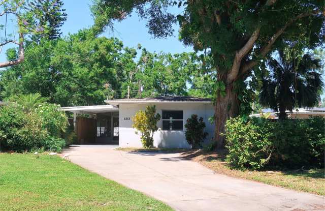 1213 51st Ave N St. Petersburg, FL 33703 MOVE IN SPECIAL!! Waived $350 Cleaning Fee!!!!! photos photos