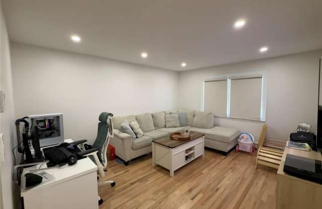 127 Courthouse Road Gallery 2