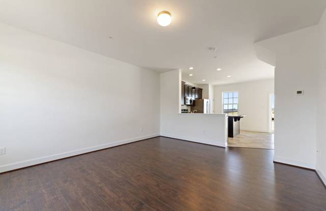 3 Bedroom Townhome! Gallery 4