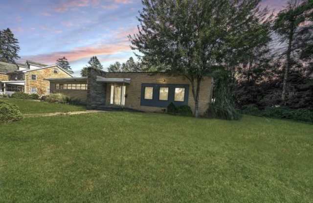 380 Old River Rd photos photos