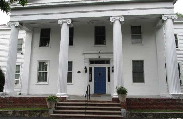 636 Main Street Gallery 2