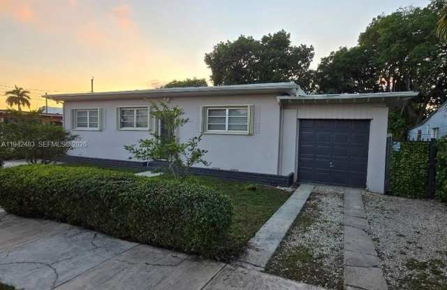 2330 SW 31st Ave photos photos