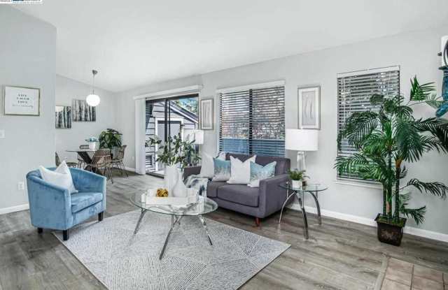 7124 Cross Creek Circle Gallery 2
