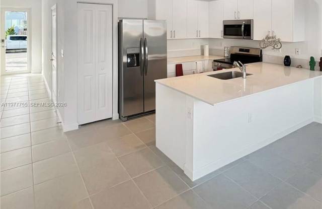 1381 7th Terrace 0, Homestead, FL 33034 photos photos