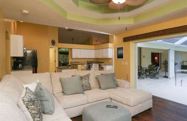 681 ROTONDA CIRCLE Gallery 4