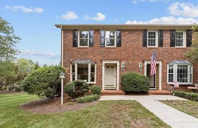 Two bedroom renovated townhouse in Oak Ridge Meadows photos photos