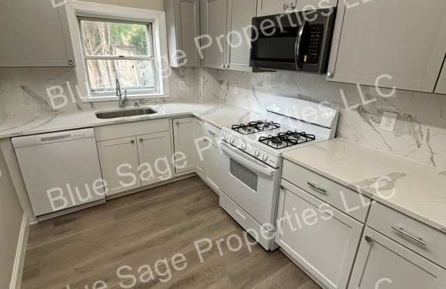 Newly Renovated - 4 bedroom house Gallery 4