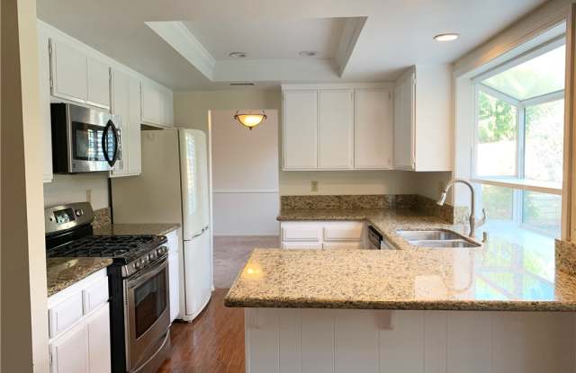 22936 Broadleaf Gallery 4