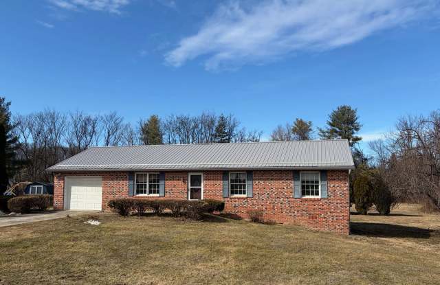 126 Upshur Drive - 126 Upshur Drive, Inwood, WV 25413