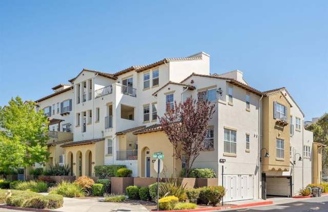 Gorgeous 2 Bed 2 Bath Dublin Townhome with Amenities! Centrally Located! photos photos