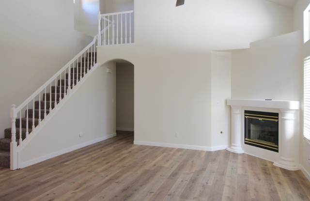 Champlain Heights Gated Community! Walk to restaurants, shopping and Liberty Elementary. Gallery 4